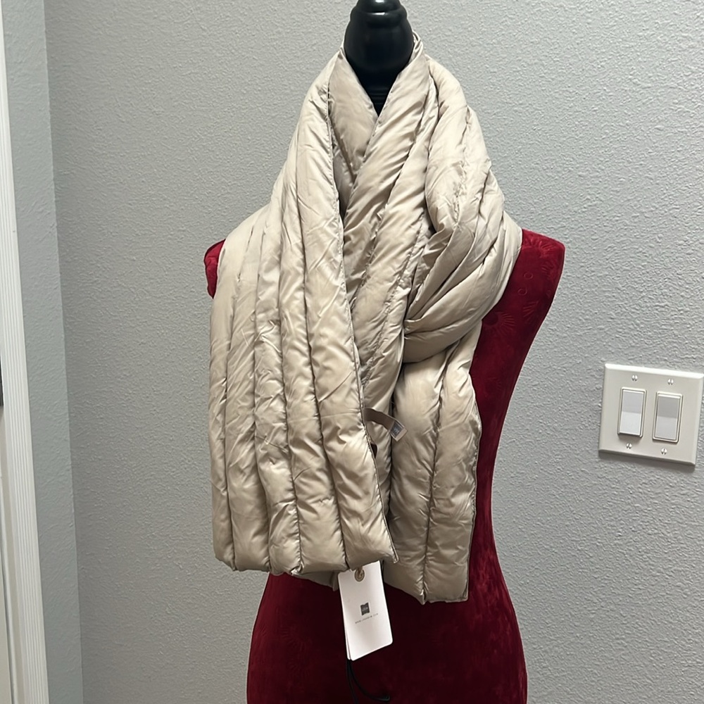 Look by M packable puffer scarf NEW - Picture 6 of 8